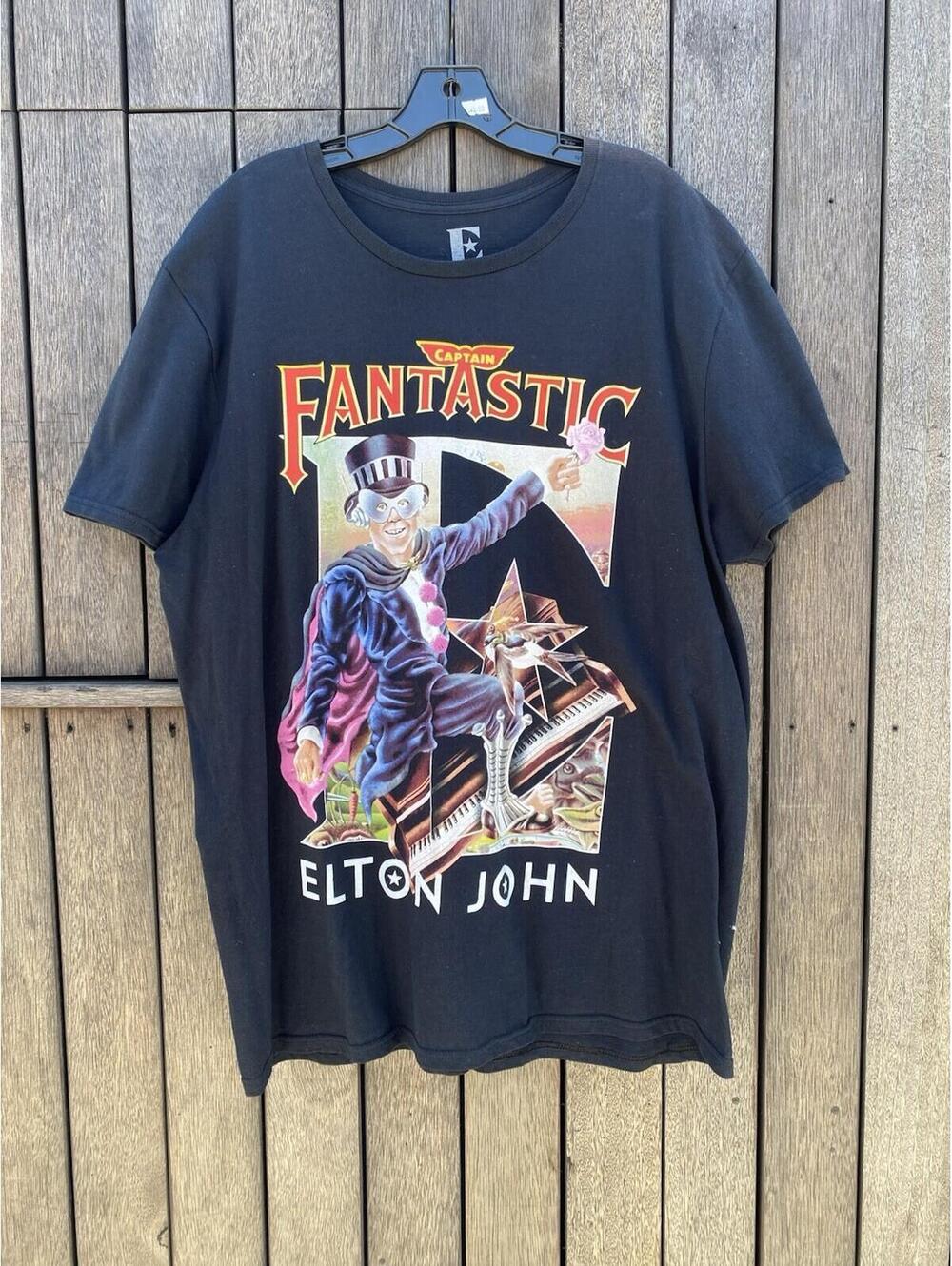 Elton John Captain Fantastic Dancing On A Piano Graphic Mens T Shirt XL